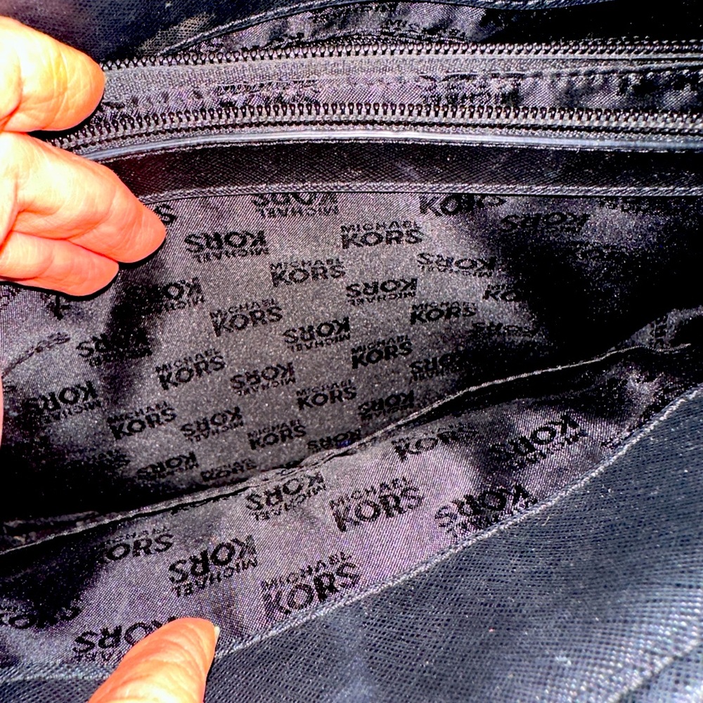 Micheal kors purse
